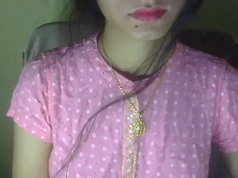 Snapshot of Shezi_N chatting on June 4, 2026, 2:11 pm Shezi N online show from June 4, 2026, 2:11 pm