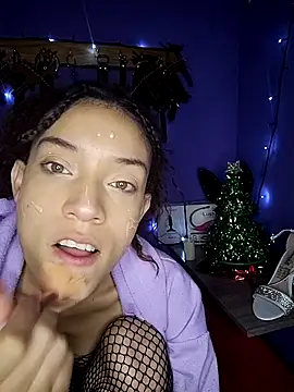 Snapshot of Luna-Vixen1 chatting on November 21, 2025, 10:25 am Luna-Vixen1 online show from November 21, 2025, 10:25 am