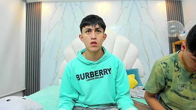 hoot booys  online show from February 23, 2026, 9:37 pm