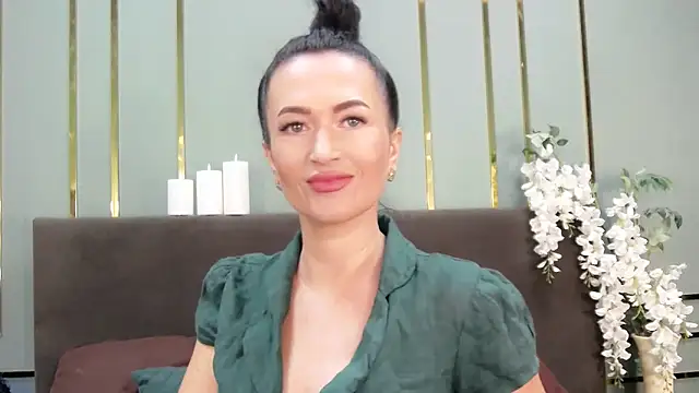 Snapshot of JaneWalch chatting on November 11, 2025, 9:59 am JaneWalch online show from November 11, 2025, 9:59 am