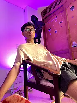 Snapshot of gsusss_feet chatting on November 24, 2025, 5:35 pm gsusss feet online show from November 24, 2025, 5:35 pm