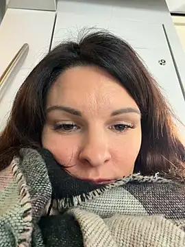 Snapshot of kinkysarahx chatting on February 7, 2026, 11:29 am kinkysarahx online show from February 7, 2026, 11:29 am