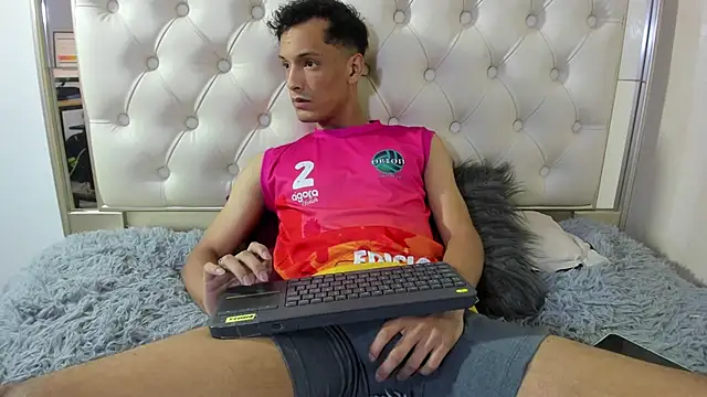IM MaxPassion online show from October 19, 2025, 11:35 am
