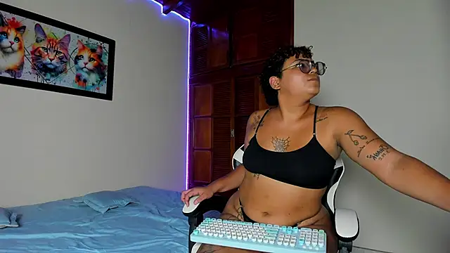 bellota smitt online show from October 16, 2025, 9:01 pm