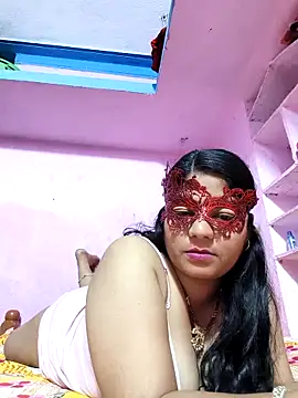 SAIRA-hot online show from November 4, 2025, 6:44 pm