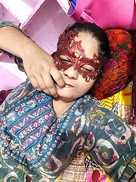 SAIRA-hot online show from November 10, 2025, 9:03 am