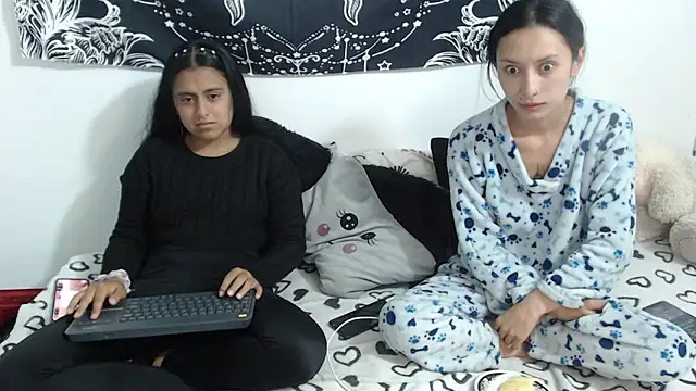 Snapshot of emily_n_abby chatting on May 8, 2026, 10:41 am emily n abby online show from May 8, 2026, 10:41 am