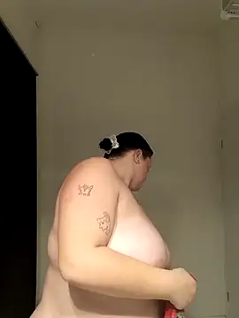 curvygirrlll online show from October 21, 2025, 7:13 pm