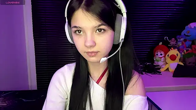 HanaMantanaDell online show from October 24, 2025, 2:27 pm