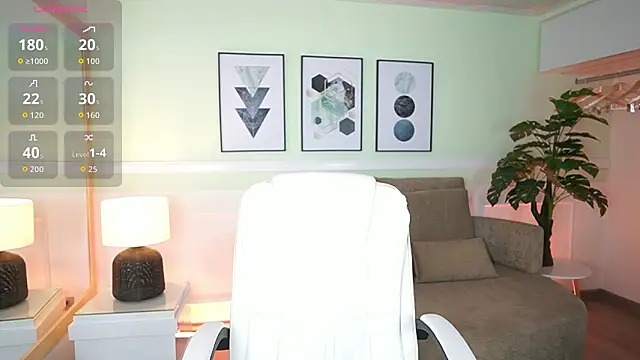 Snapshot of EmilyTurneer chatting on February 2, 2026, 7:13 pm EmilyTurneer online show from February 2, 2026, 7:13 pm