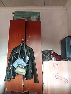 Roronae online show from November 22, 2025, 5:17 am