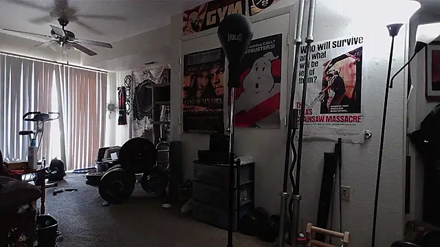 Snapshot of biggerisbetter12 chatting on June 8, 2026, 5:02 pm biggerisbetter12 online show from June 8, 2026, 5:02 pm