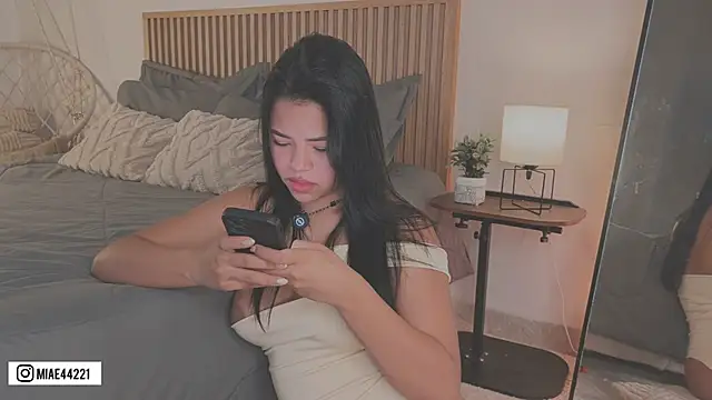 Little Emma 11 online show from April 13, 2026, 12:53 pm