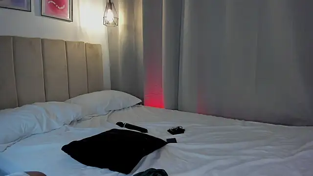 Little Emma 11 online show from November 17, 2025, 1:37 pm