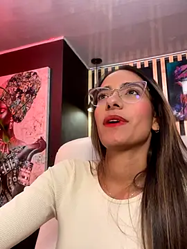 elegant  rouse online show from December 4, 2025, 7:46 pm