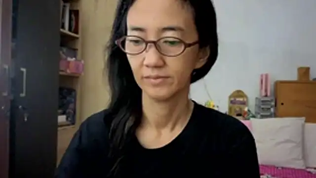 princessD077 online show from February 5, 2026, 10:49 pm