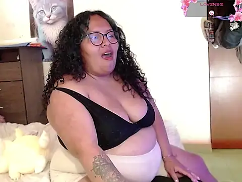 yvonne jlove online show from November 10, 2025, 2:16 am