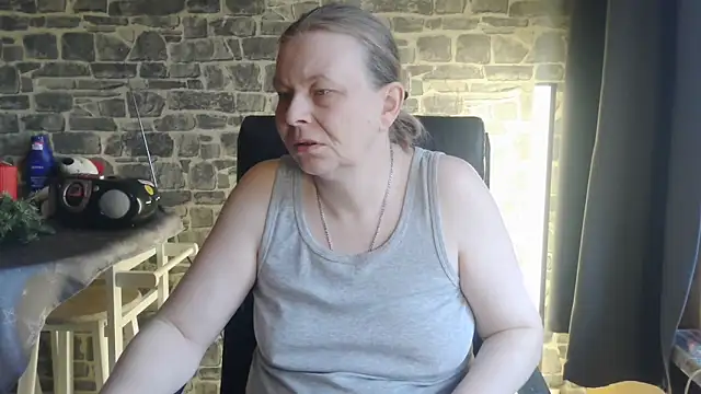 Diamond Bite online show from December 1, 2025, 7:20 am