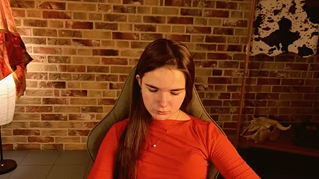 May Bloom online show from November 18, 2025, 5:22 am