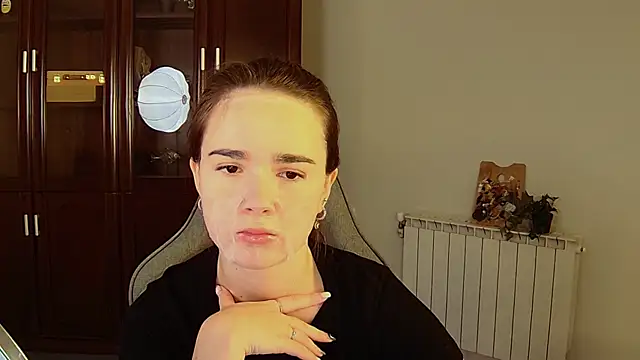 May Bloom online show from October 29, 2025, 5:39 am