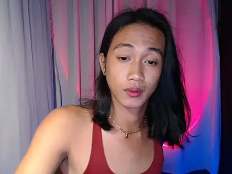 taylaxuxu online show from April 14, 2026, 5:51 pm