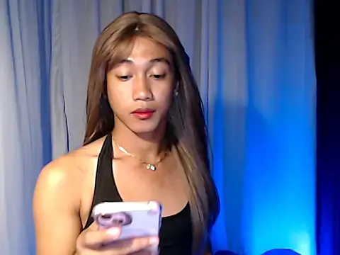 taylaxuxu online show from March 9, 2026, 8:07 am