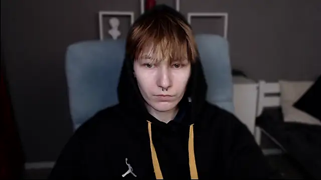 Snapshot of guitarandangell chatting on February 26, 2026, 2:28 pm guitarandangell online show from February 26, 2026, 2:28 pm