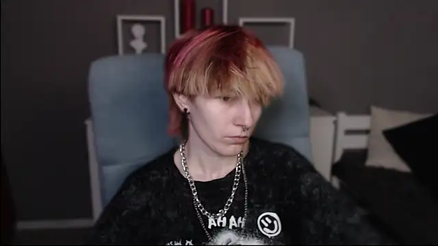 guitarandangell online show from April 18, 2026, 7:44 am