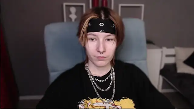 Snapshot of guitarandangell chatting on February 17, 2026, 10:34 am guitarandangell online show from February 17, 2026, 10:34 am