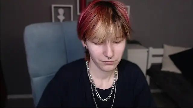 guitarandangell online show from April 14, 2026, 9:47 am