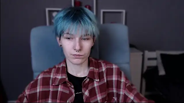 guitarandangell online show from October 30, 2025, 7:28 am