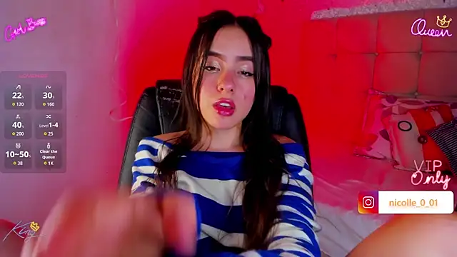 amelia ferrerx online show from January 14, 2026, 5:44 am