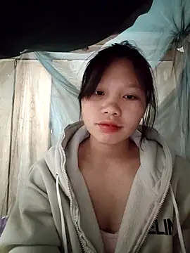 linh-miu99 online show from March 4, 2026, 6:43 am