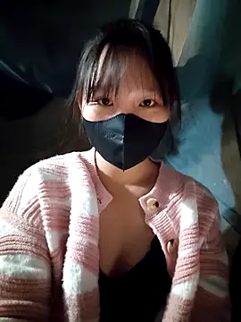 linh-miu99 online show from November 18, 2025, 6:22 pm