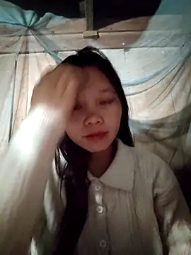 linh-miu99 online show from February 15, 2026, 3:44 pm