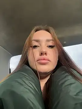 KiraSunshine online show from April 19, 2026, 6:36 am