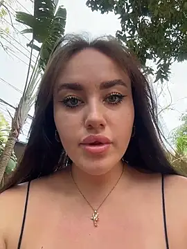 KiraSunshine online show from February 25, 2026, 5:18 am