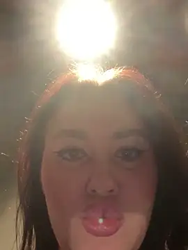 KiraSunshine online show from October 24, 2025, 3:27 am