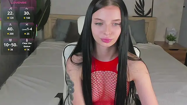 Eva Mayers online show from December 4, 2025, 8:24 am