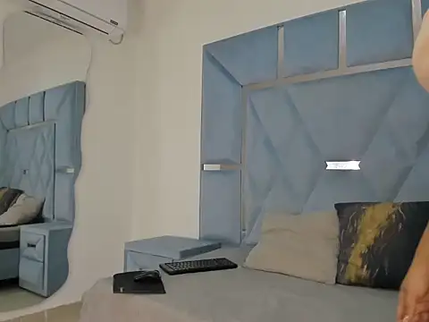 valentinaasm online show from October 28, 2025, 12:37 pm