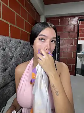 Snapshot of tifanymonroe chatting on May 15, 2026, 8:29 pm tifanymonroe online show from May 15, 2026, 8:29 pm