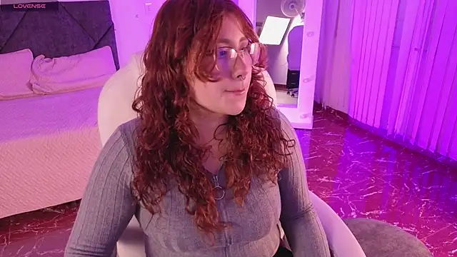 littlee red online show from April 12, 2026, 8:45 pm