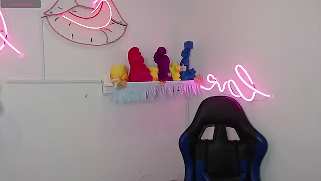 littlee red online show from November 6, 2025, 9:19 pm