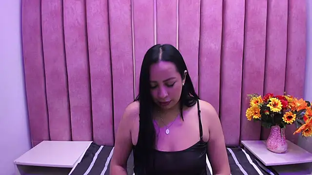 AshleyMontenegro online show from November 4, 2025, 1:15 pm