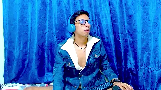 DavTwink3100 online show from February 10, 2026, 1:59 am