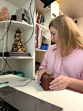 Amelia-Diamond online show from December 2, 2025, 11:23 am