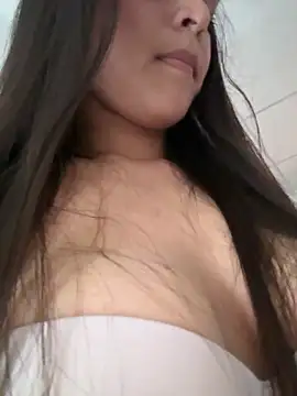 Snapshot of Rubbykira_ chatting on June 11, 2026, 10:29 pm Rubbykira online show from June 11, 2026, 10:29 pm