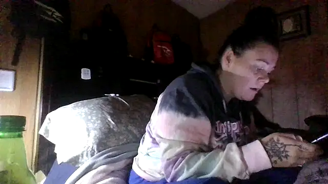 ravenlove1986 online show from October 27, 2025, 10:11 pm