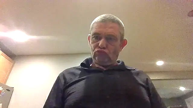 Snapshot of burby79 chatting on July 20, 2026, 11:40 pm burby79 online show from July 20, 2026, 11:40 pm