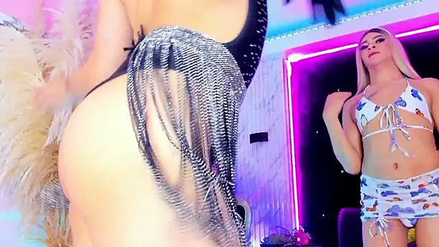 Queens Wonders Blonders online show from November 26, 2025, 8:25 am